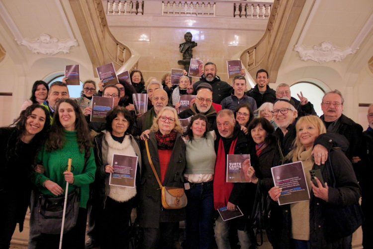El bloque de UP celebró con jubilados el subte gratis